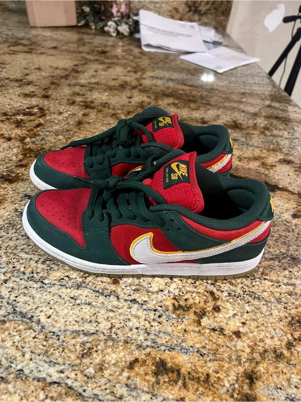 Nike SB Dunk Low Pro PRM Seattle Supersonics Men’s 6.5 Women’s 8 FZ1287-300